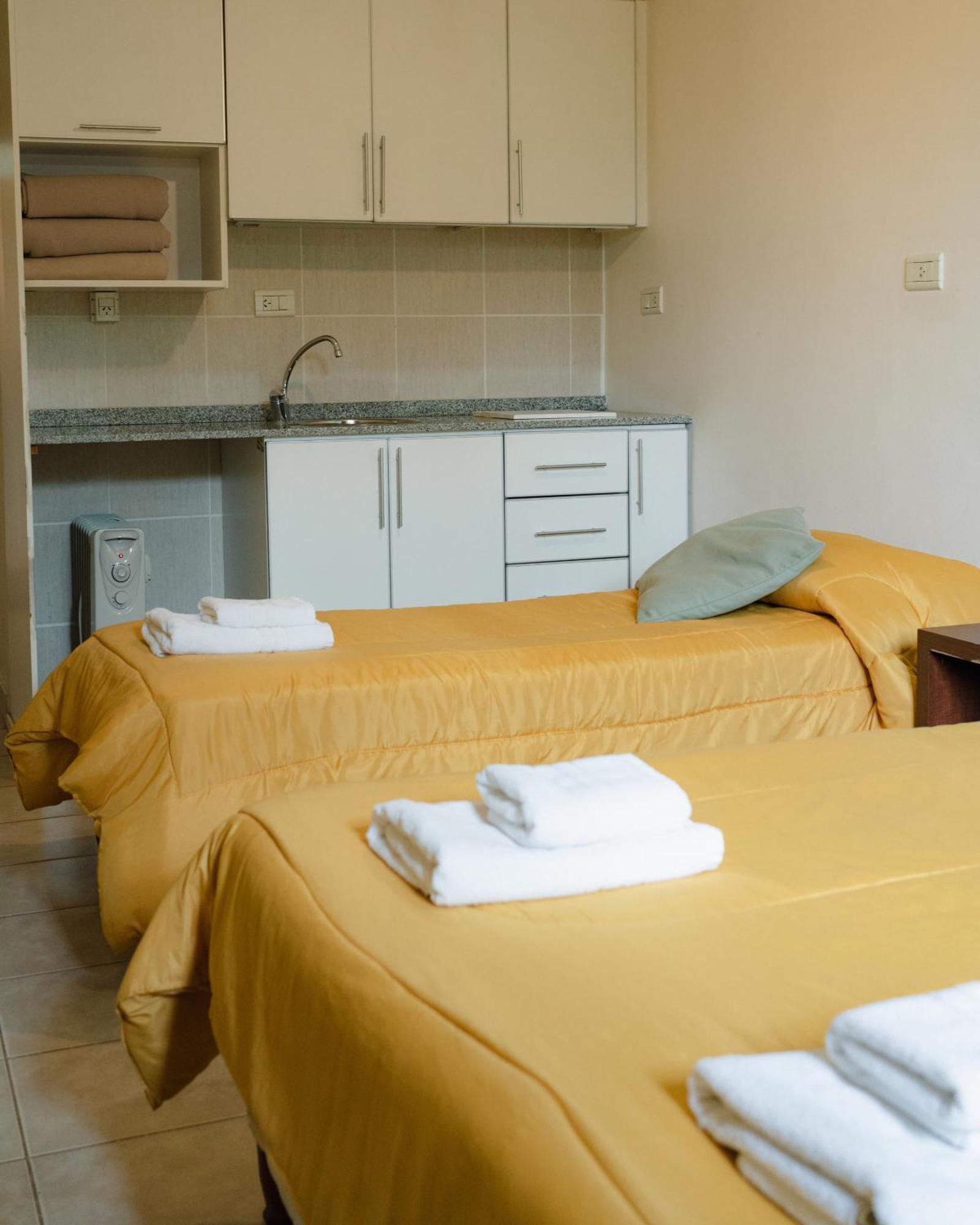 Hostal Folk *